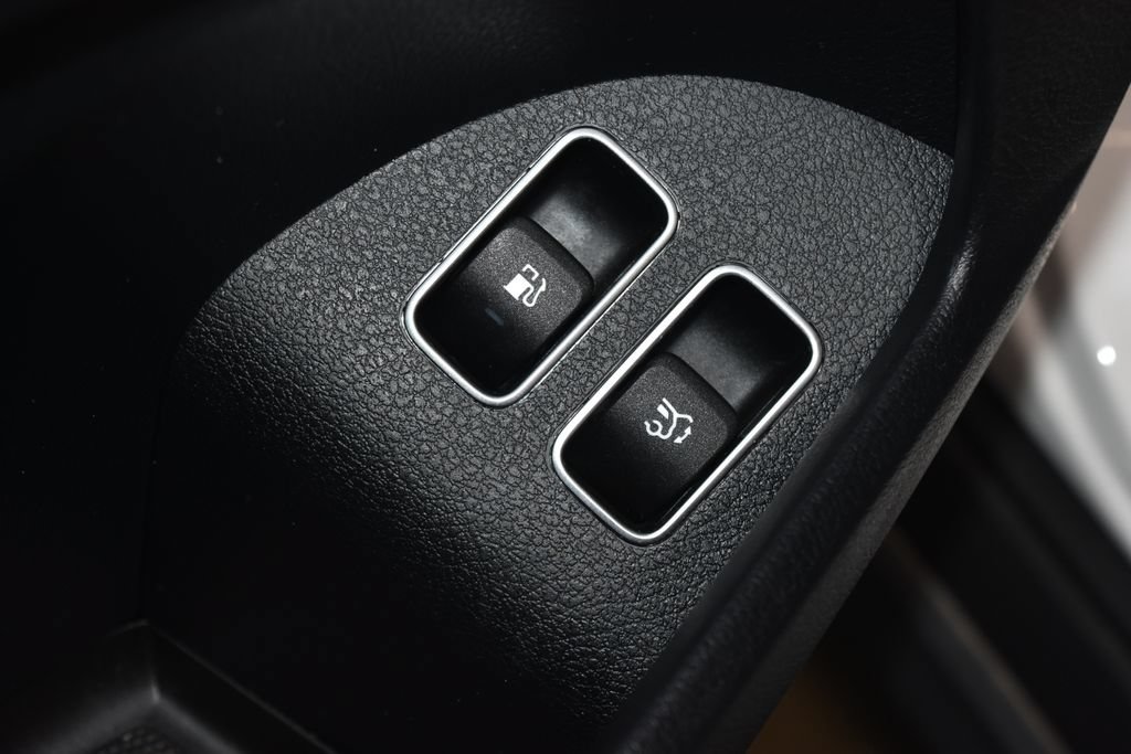 Used 2024 Mercedes-Benz GLE 450e 4MATIC image 7