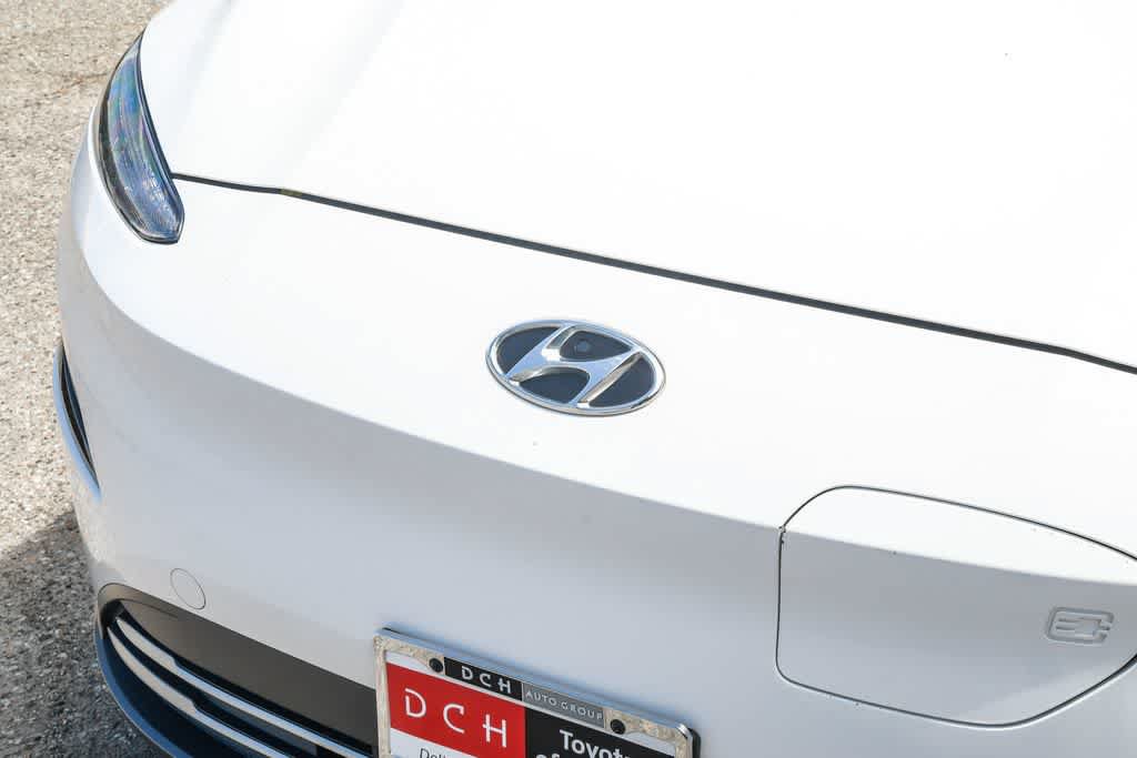 Used 2023 Hyundai Kona SE FWD image 4