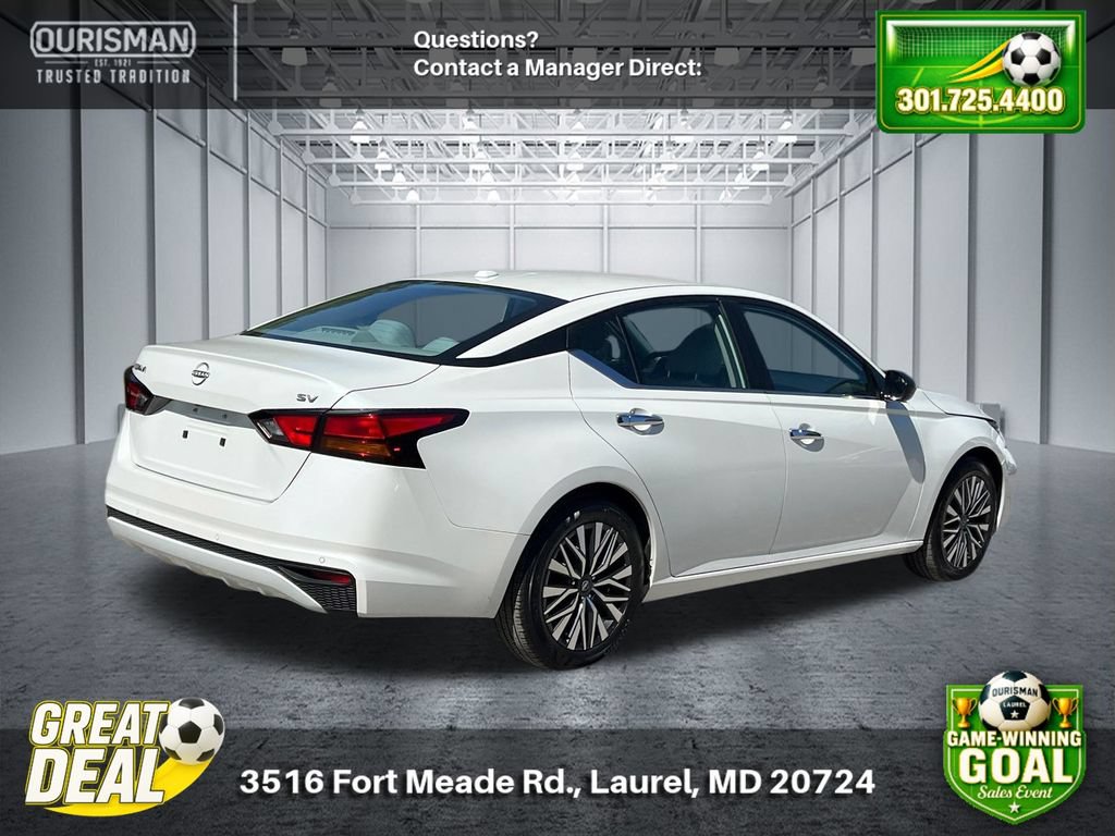 Used 2024 Nissan Altima 2.5 SV FWD image 2