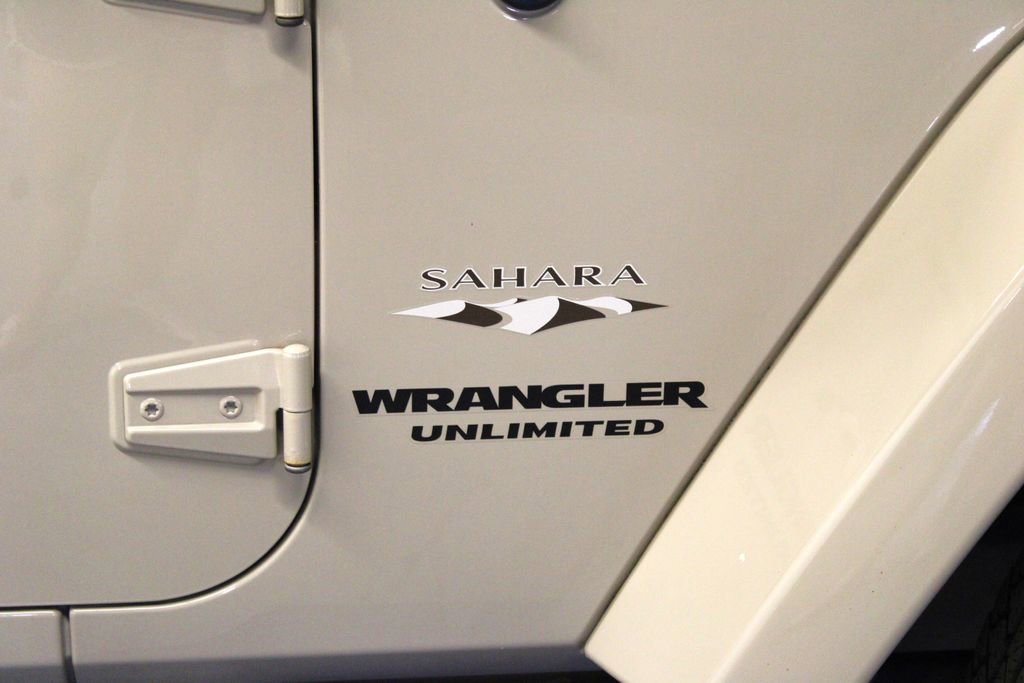 Certified 2016 Jeep Wrangler Unlimited Sahara w/ Max Tow Package image 29