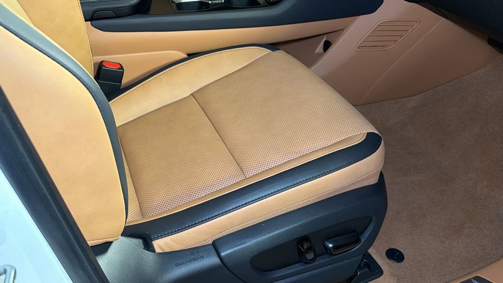 Certified 2023 Lexus RZ 450e Premium w/ Technology Package image 11