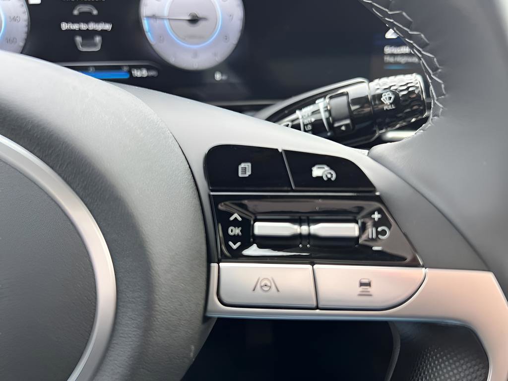 Used 2025 Hyundai Elantra SEL w/ Cargo Package image 25