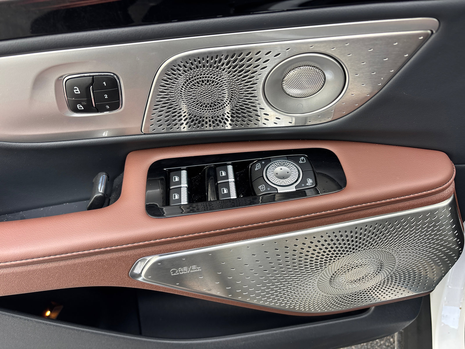 New 2026 Lincoln Nautilus Reserve image 13