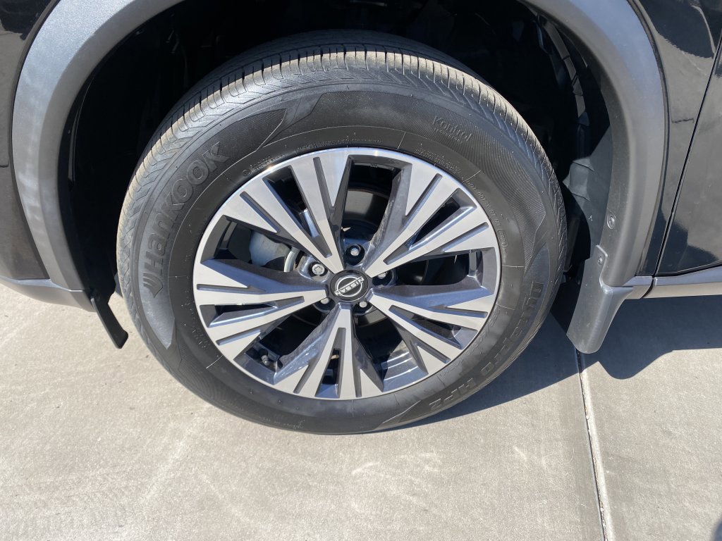 Used 2022 Nissan Rogue SV FWD image 9
