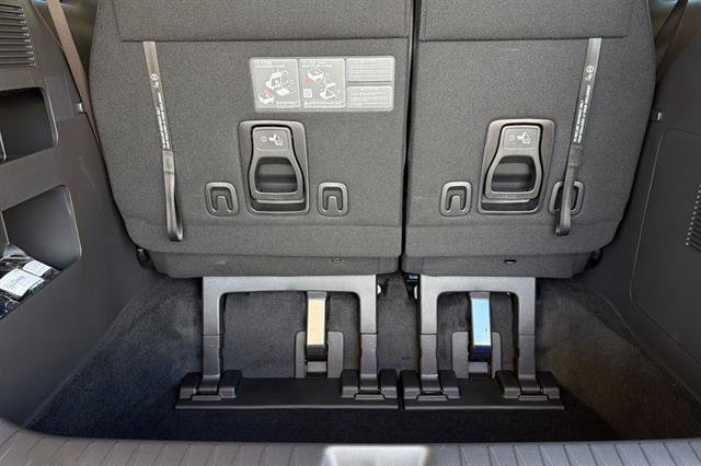 New 2026 Kia Carnival FWD image 18
