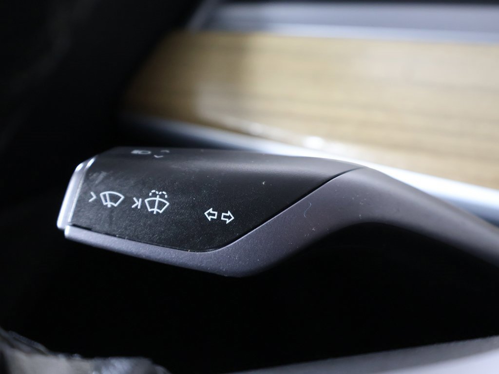 Used 2020 Tesla Model Y Long Range image 38