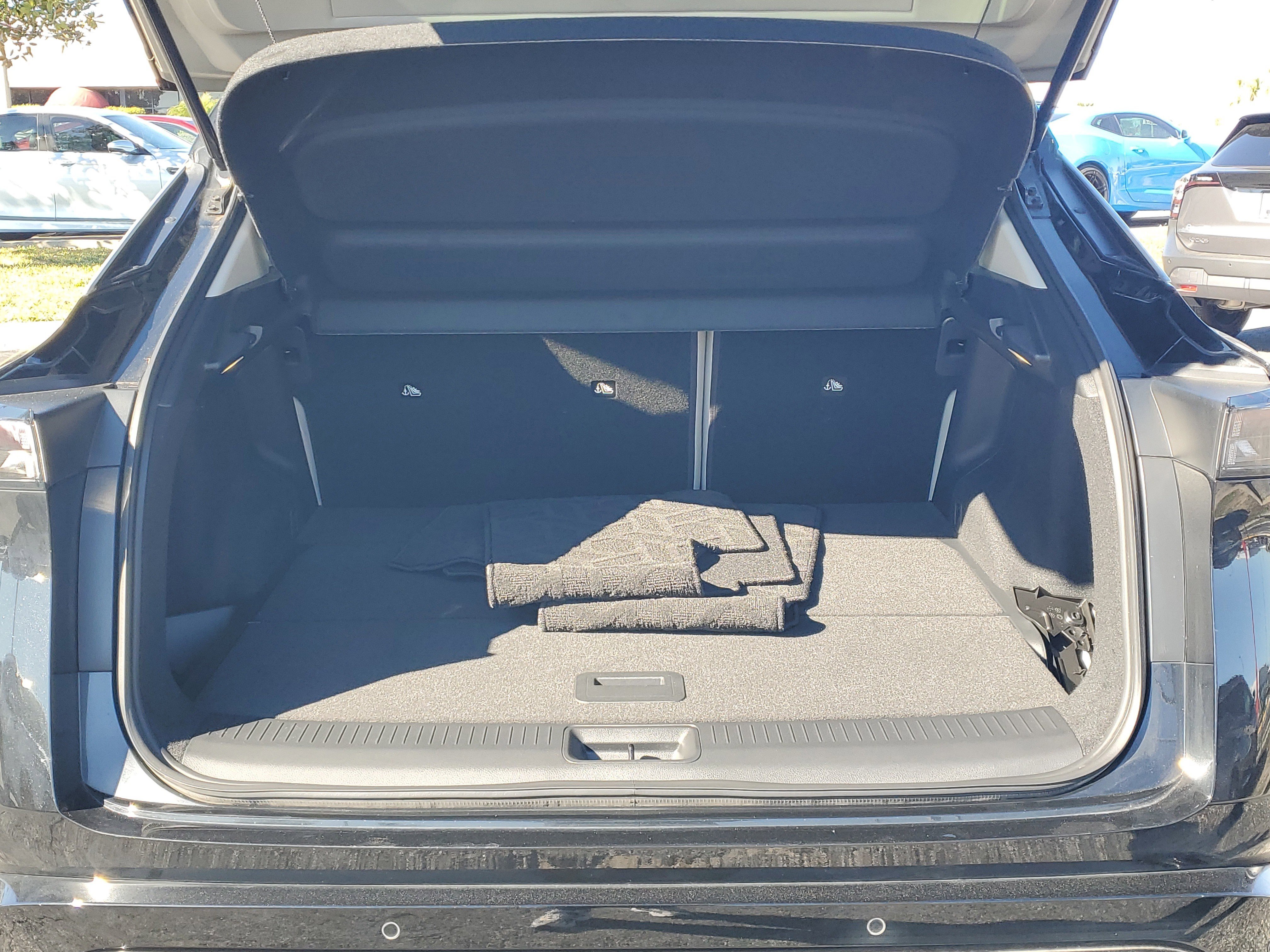 Certified 2023 Nissan Ariya FWD image 7