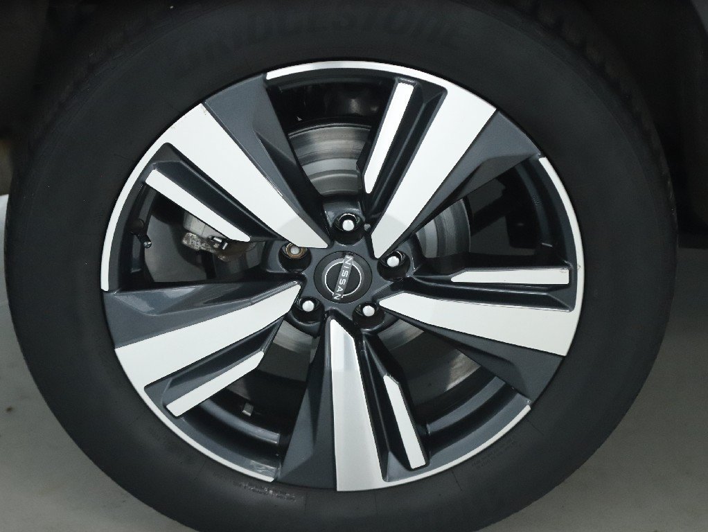 Used 2023 Nissan Rogue SL AWD/4WD image 12