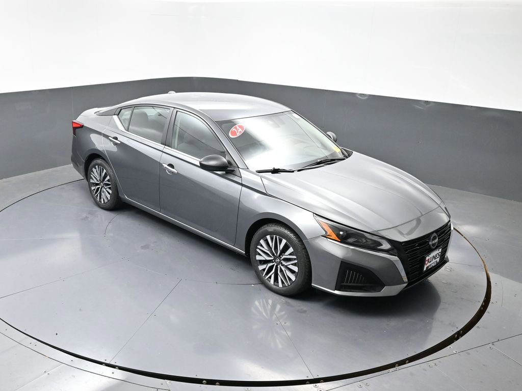Used 2024 Nissan Altima 2.5 SV image 41