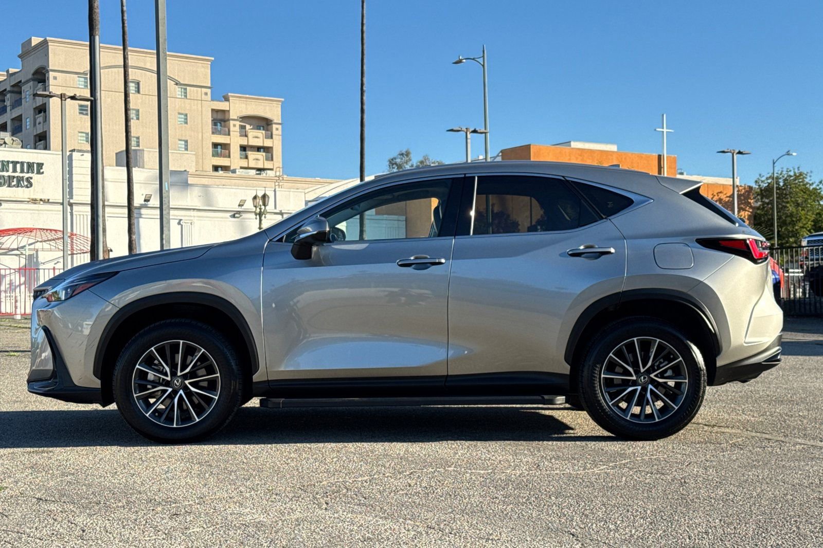 Used 2023 Lexus NX 350h AWD w/ Towing Package (2000 Lbs) image 7