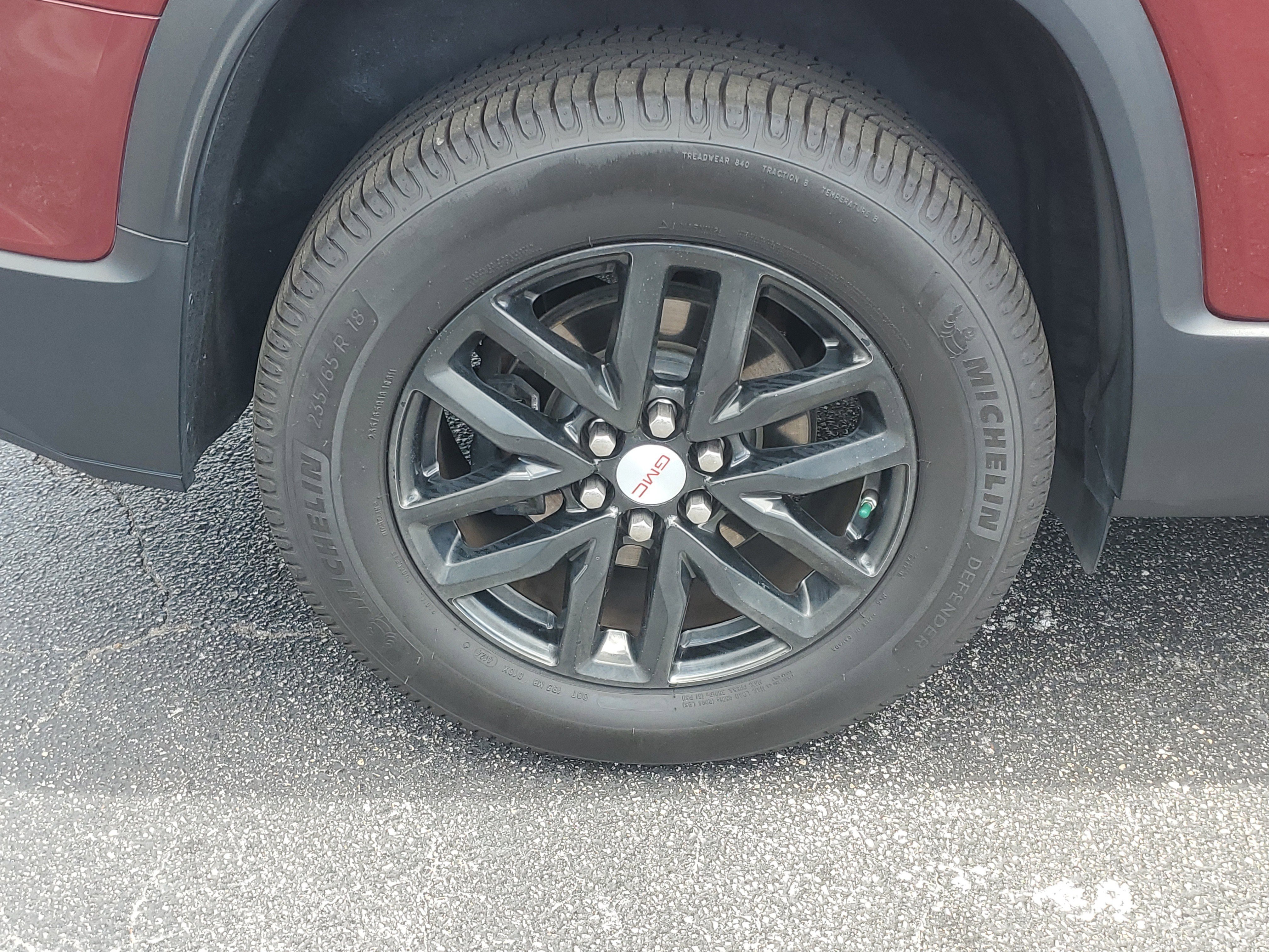 Used 2018 GMC Acadia SLT w/ LPO, Floor Liner Package image 9