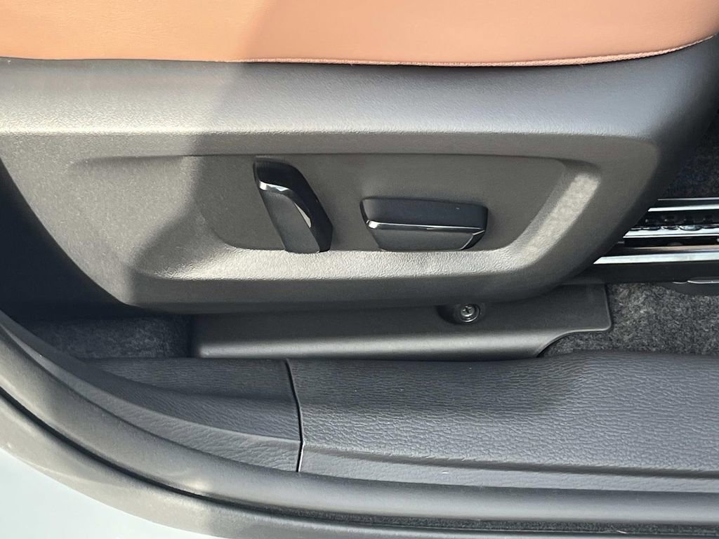 New 2026 Mitsubishi Outlander SEL image 20