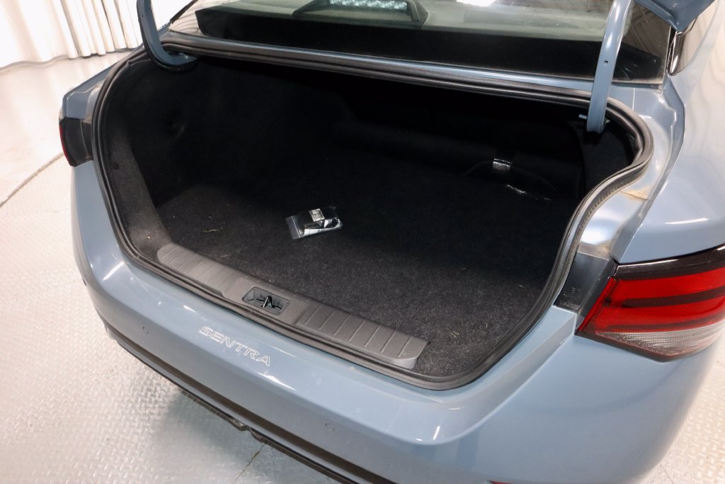Certified 2025 Nissan Sentra SR w/ SR Premium Package FWD image 14
