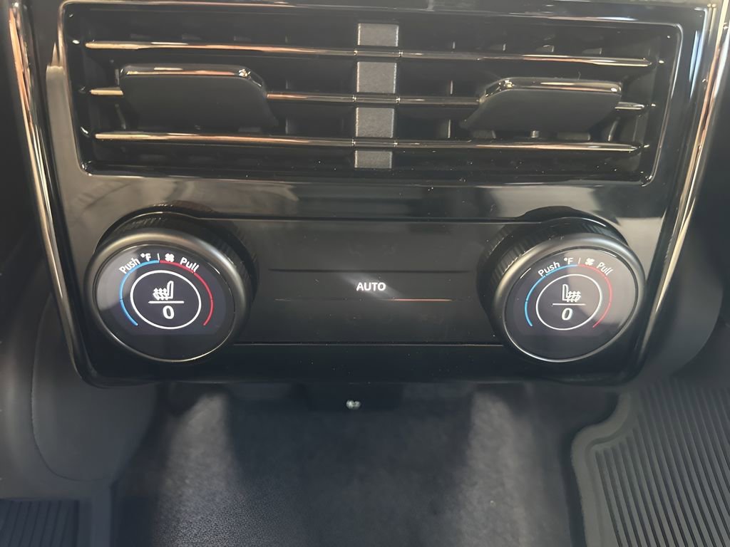 Used 2025 Land Rover Range Rover Sport SV Edition Two image 13