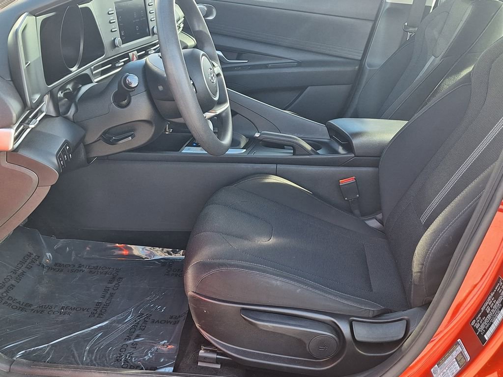 Certified 2021 Hyundai Elantra SE image 10