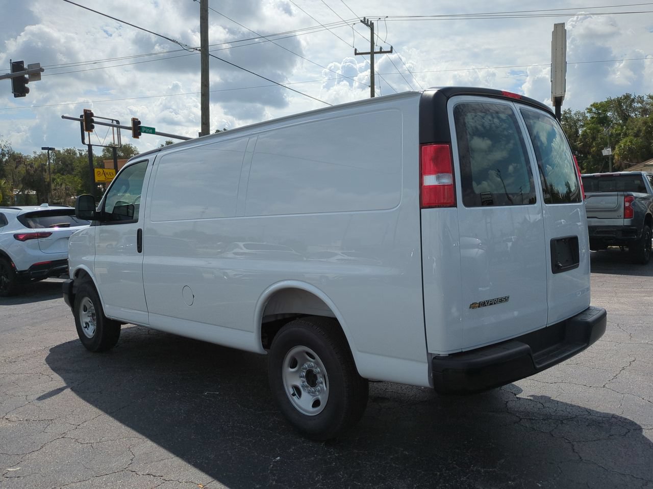 New 2026 Chevrolet Express 2500 w/ Driver Convenience Package RWD image 6