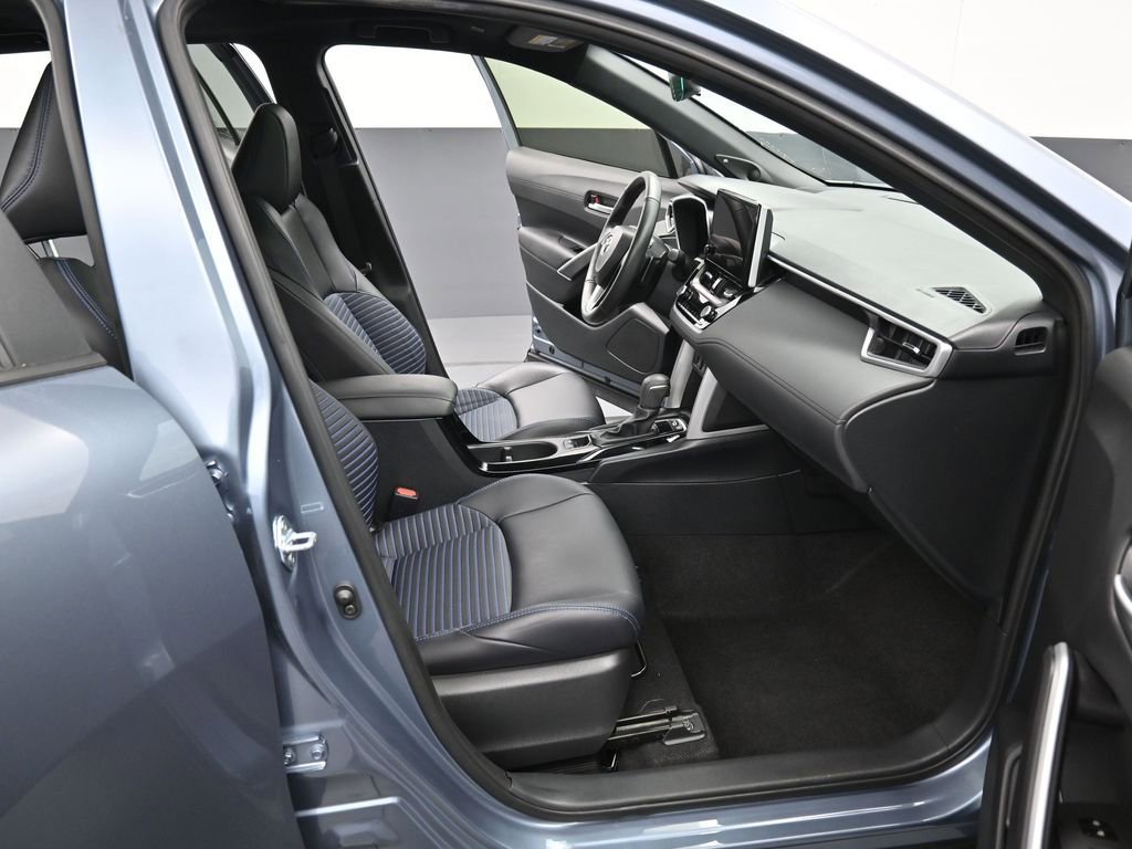 Used 2024 Toyota Corolla Cross XSE w/ Convenience Package image 36