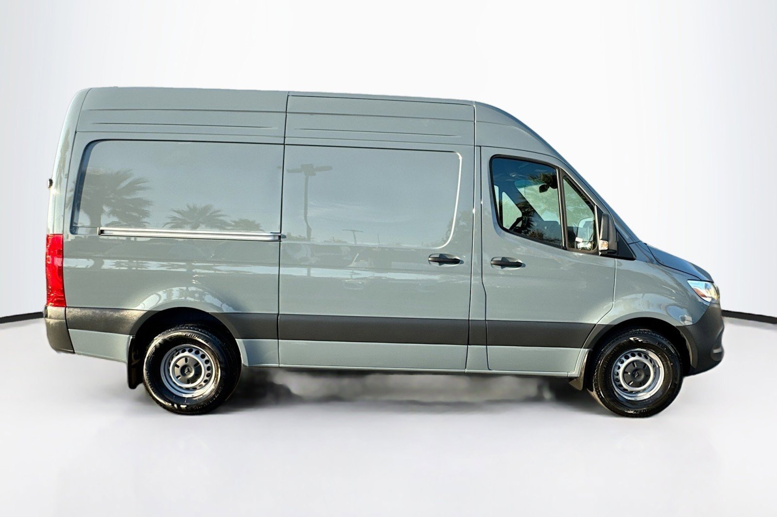 Used 2025 Mercedes-Benz Sprinter 2500 image 4