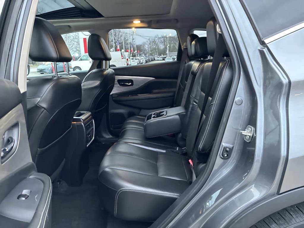 Used 2018 Nissan Murano SL w/ Moonroof Package image 16