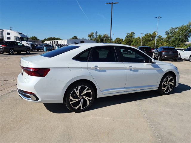 New 2026 Volkswagen Jetta SEL image 2