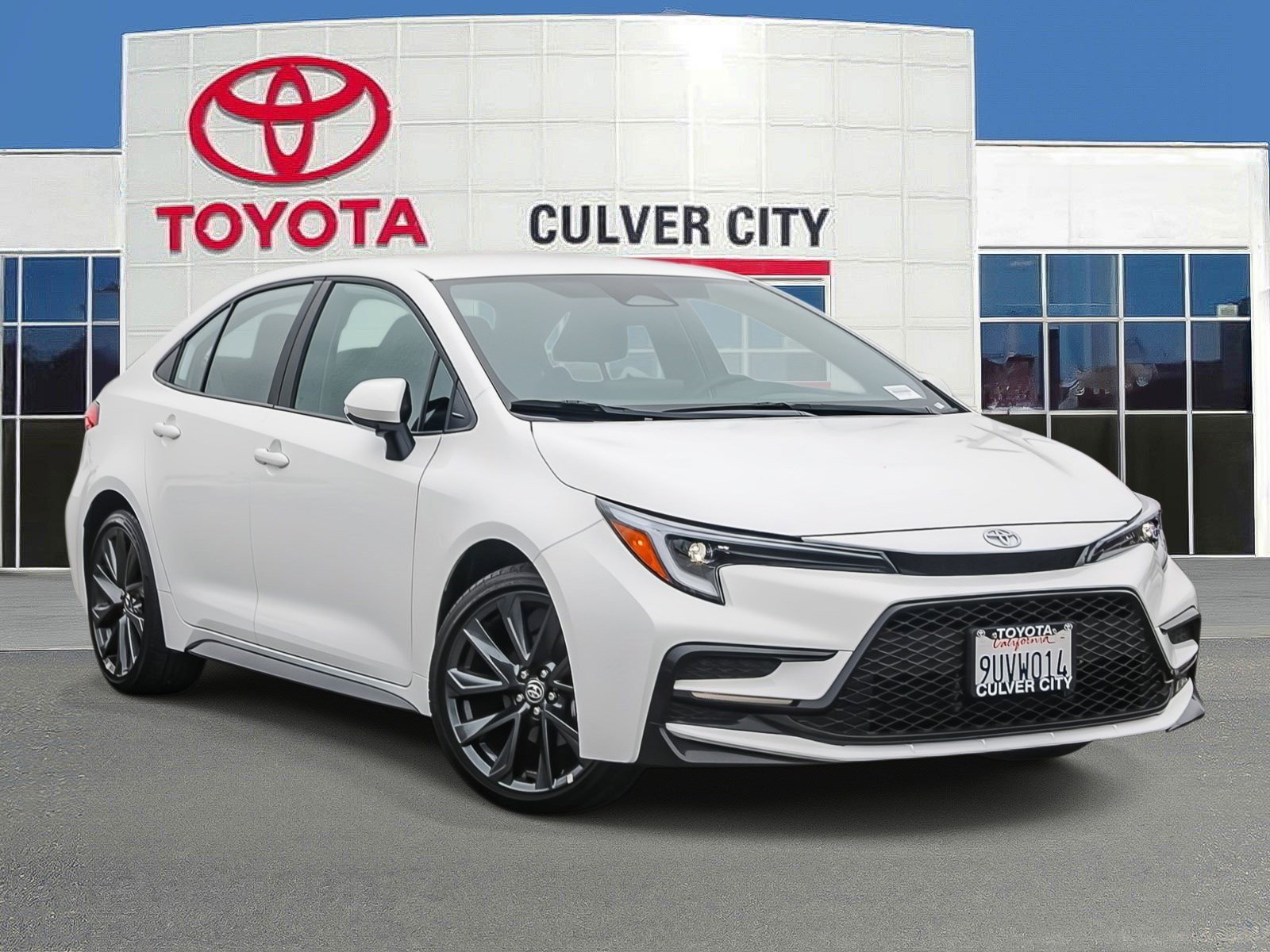 Used 2025 Toyota Corolla SE FWD image 1