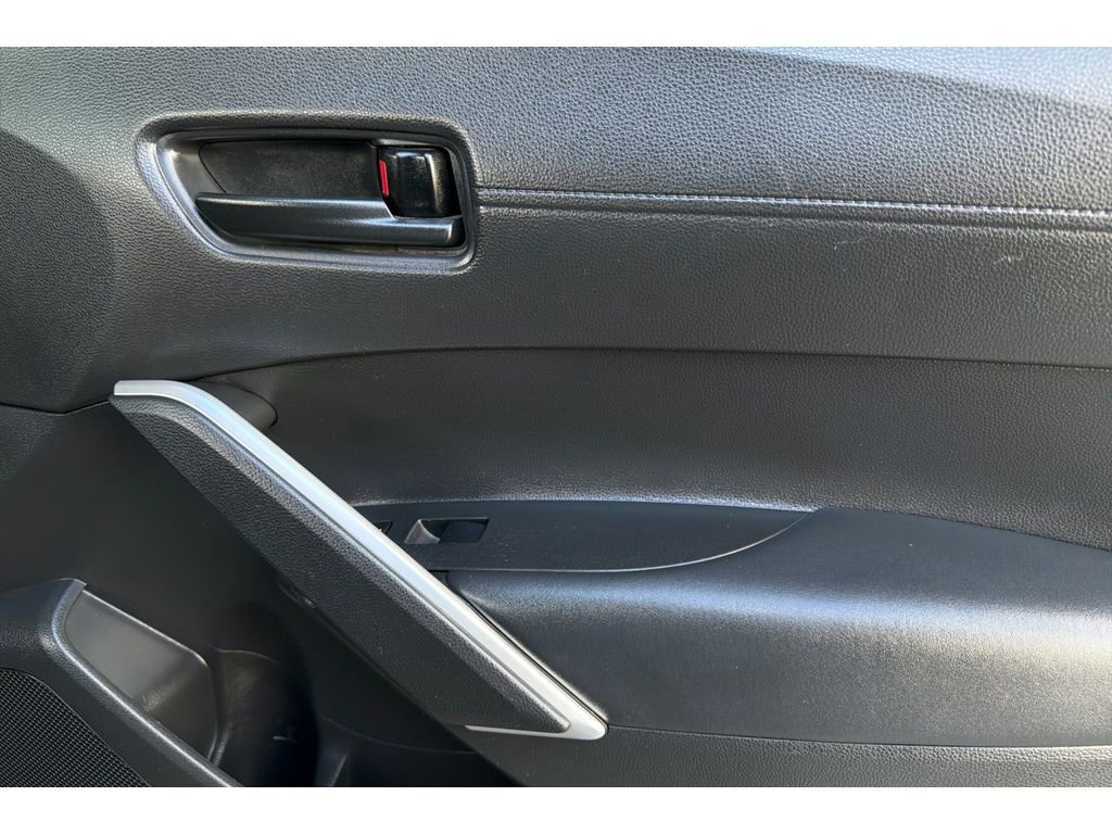 Used 2022 Toyota Corolla Cross LE AWD/4WD image 18
