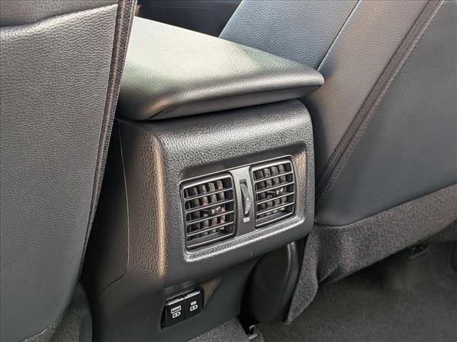 Used 2025 Toyota Camry SE image 17