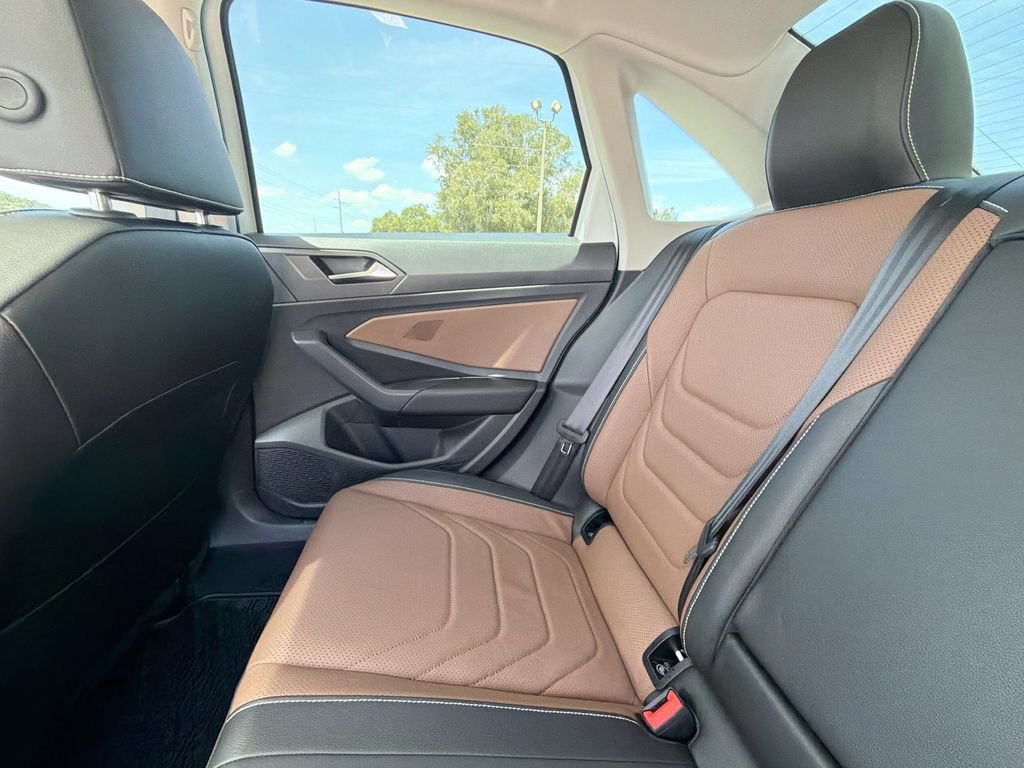 Used 2025 Volkswagen Jetta SEL FWD image 13