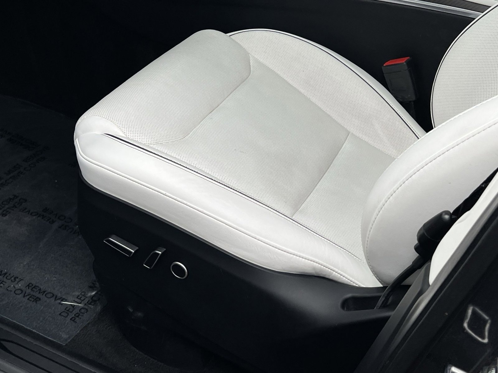 Used 2023 Tesla Model X Plaid image 11