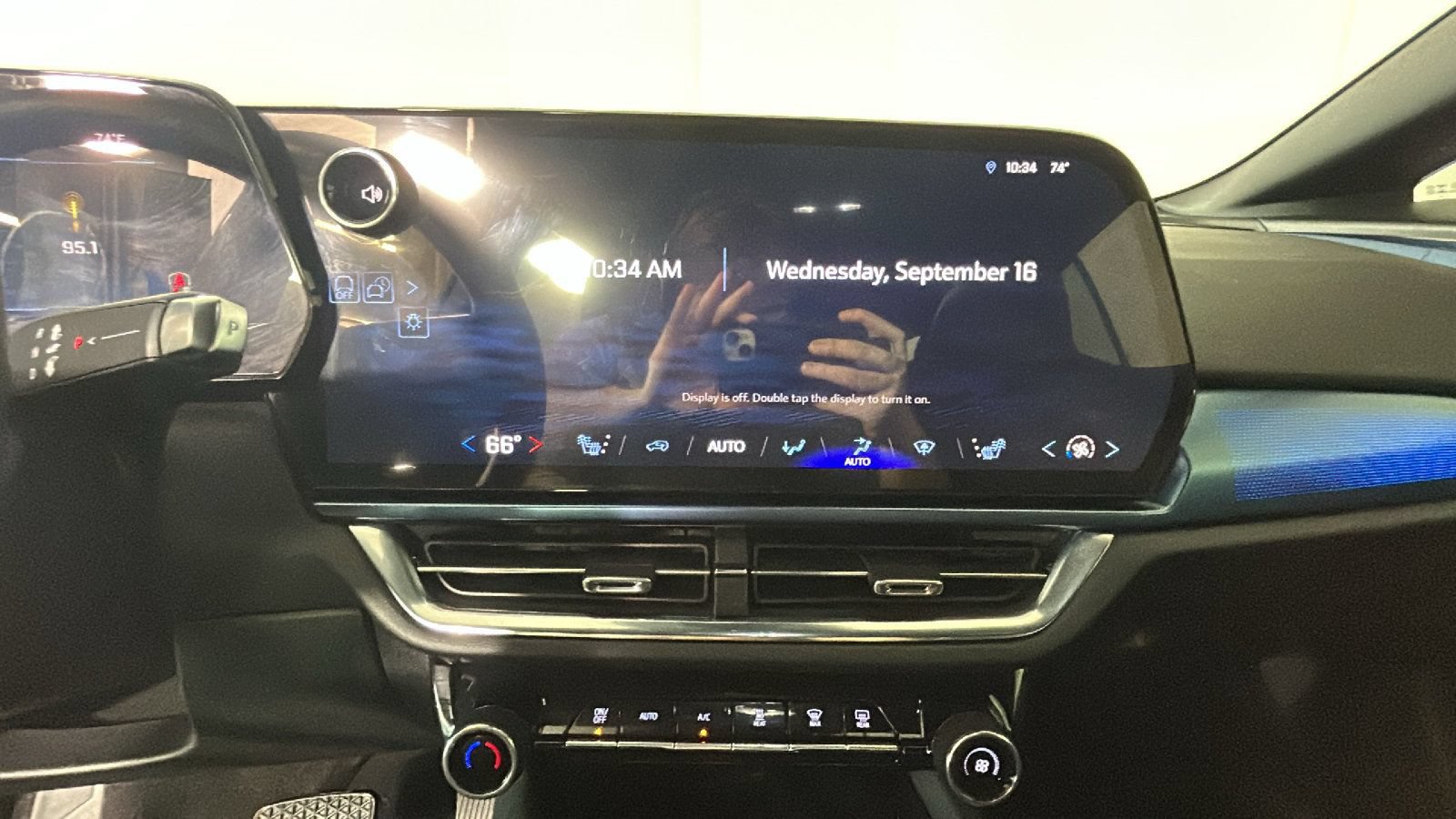 Used 2025 Chevrolet Equinox EV LT FWD image 27