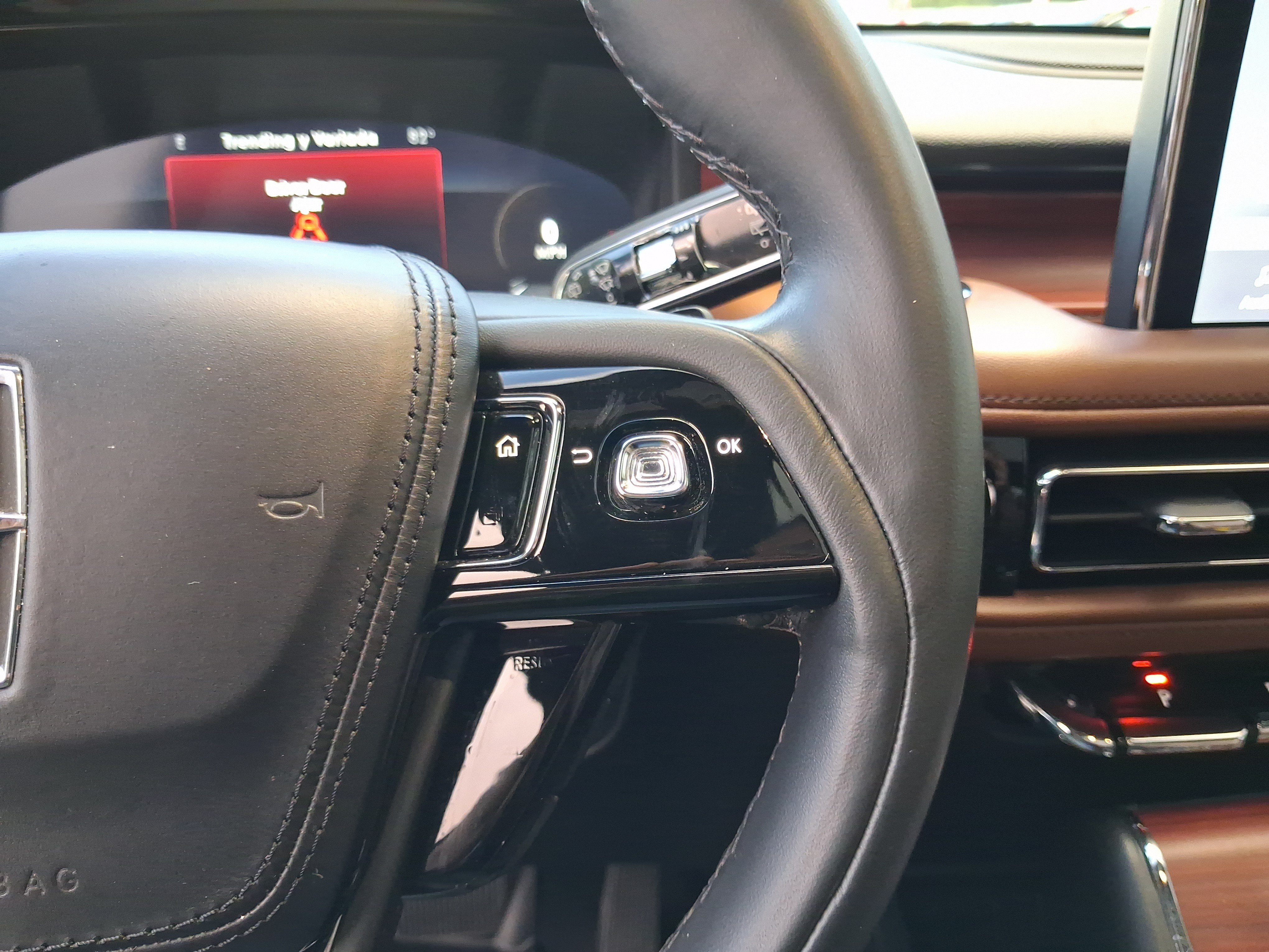 Certified 2023 Lincoln Aviator Reserve RWD image 19