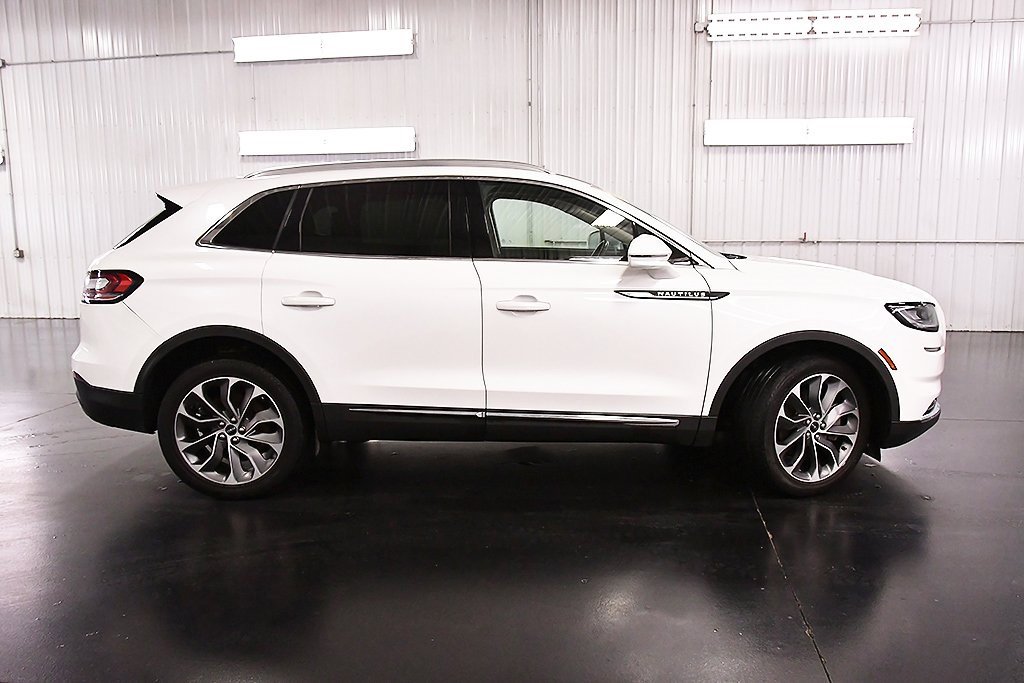 Used 2022 Lincoln Nautilus Reserve image 8