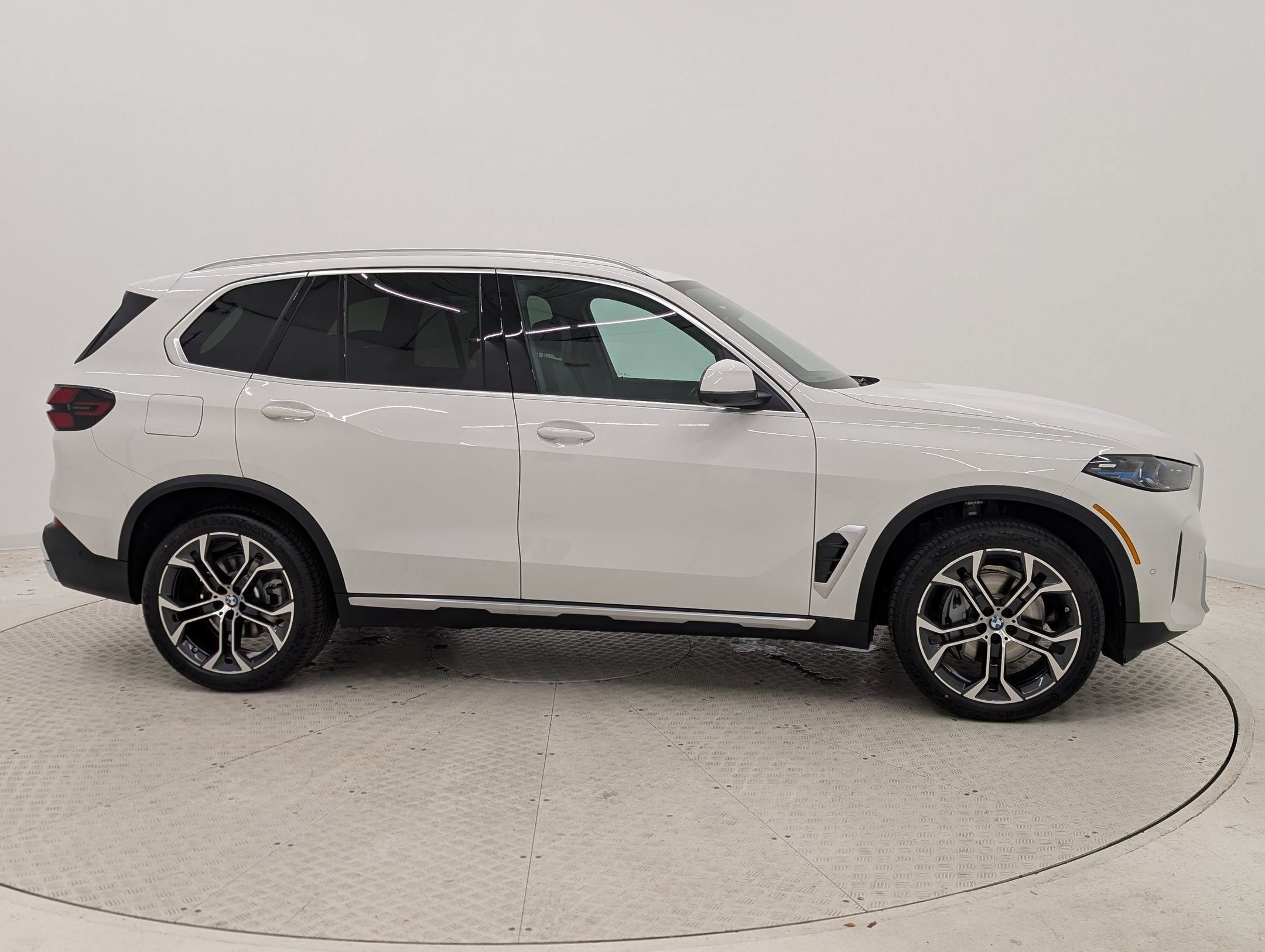 Used 2026 BMW X5 xDrive40i w/ Climate Comfort Package AWD/4WD image 8