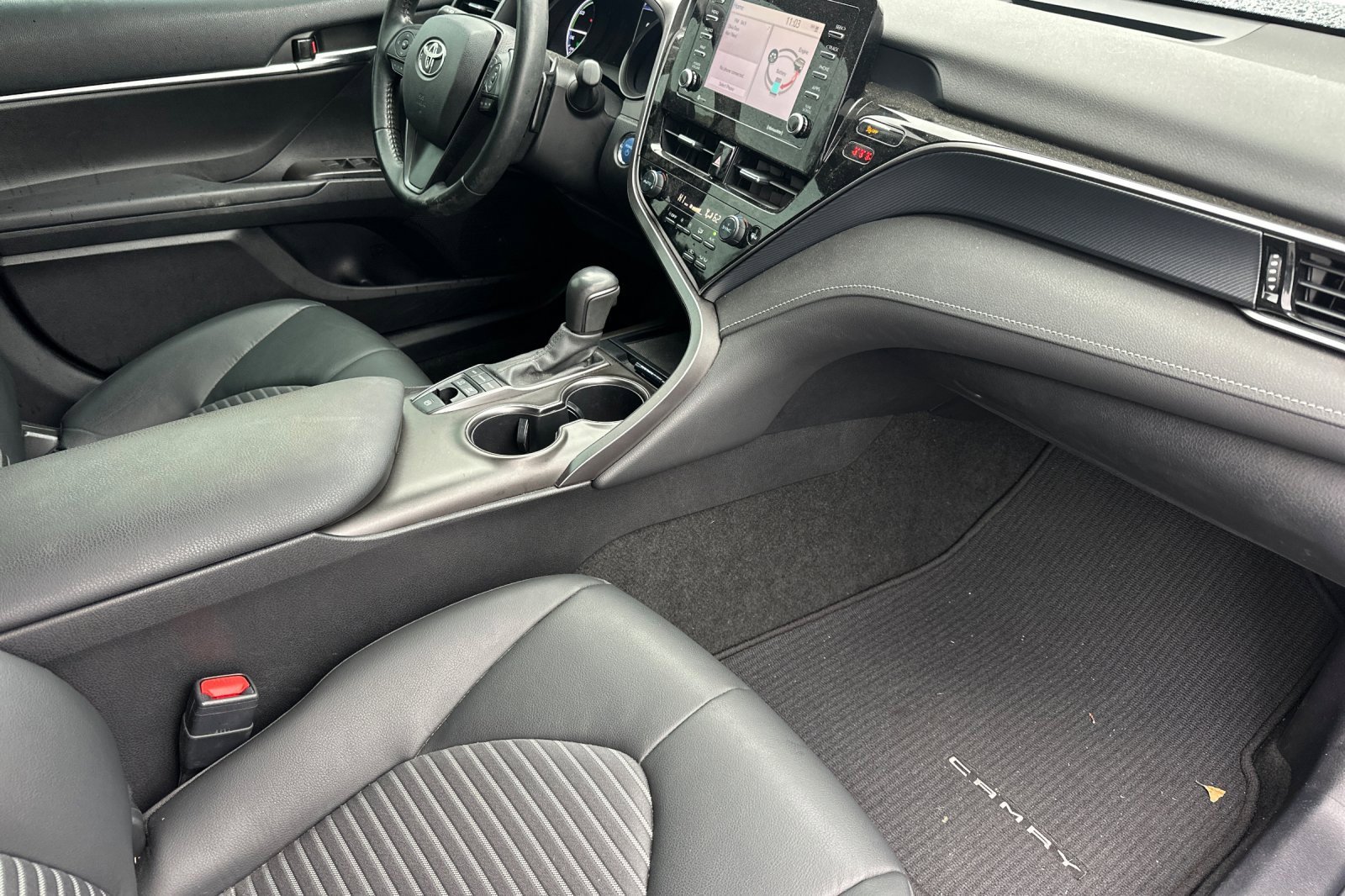 Used 2022 Toyota Camry SE image 18