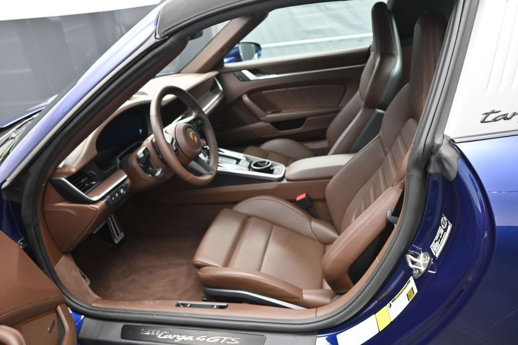 Certified 2025 Porsche 911 Targa 4 GTS AWD/4WD image 7