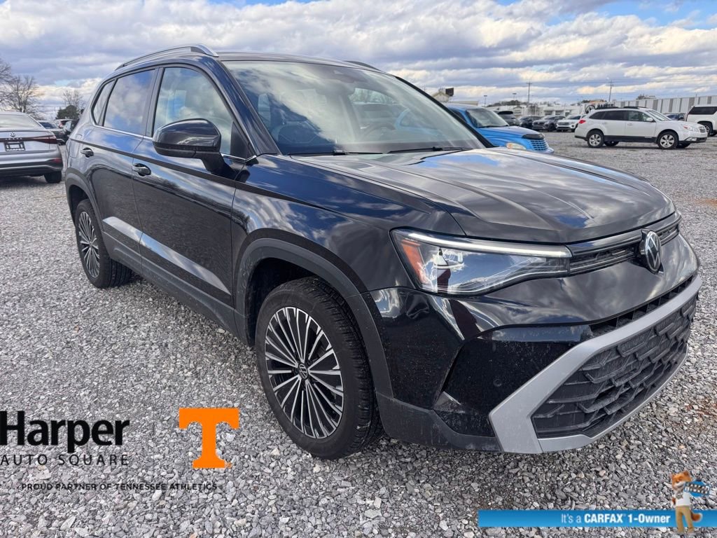 Used 2025 Volkswagen Taos SE image 7