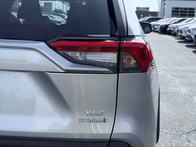 Used 2022 Toyota RAV4 XLE w/ Convenience Package AWD/4WD image 8
