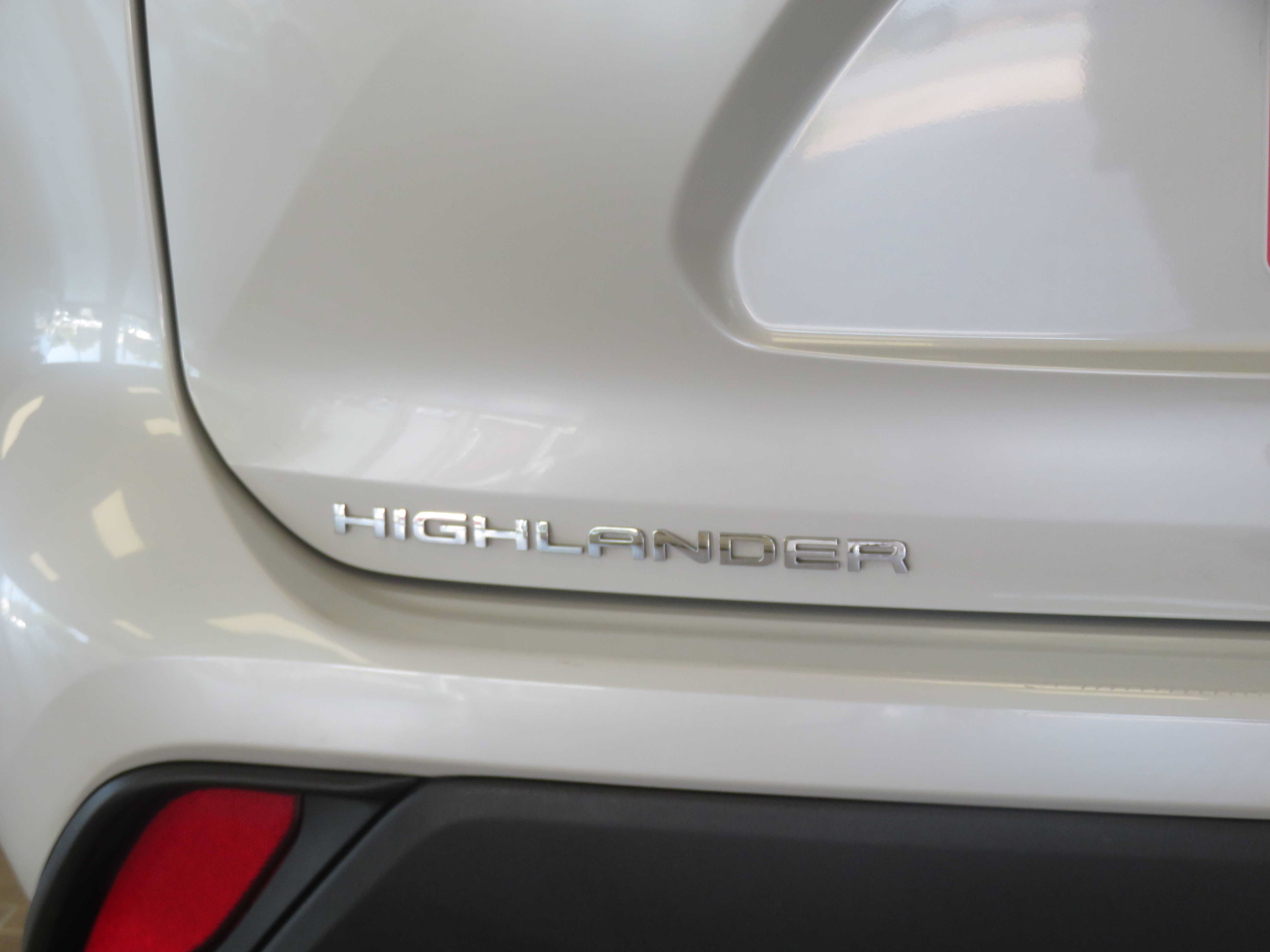 Used 2023 Toyota Highlander XLE FWD image 73