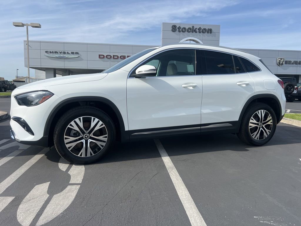 Used 2025 Mercedes-Benz GLA 250 4MATIC image 1