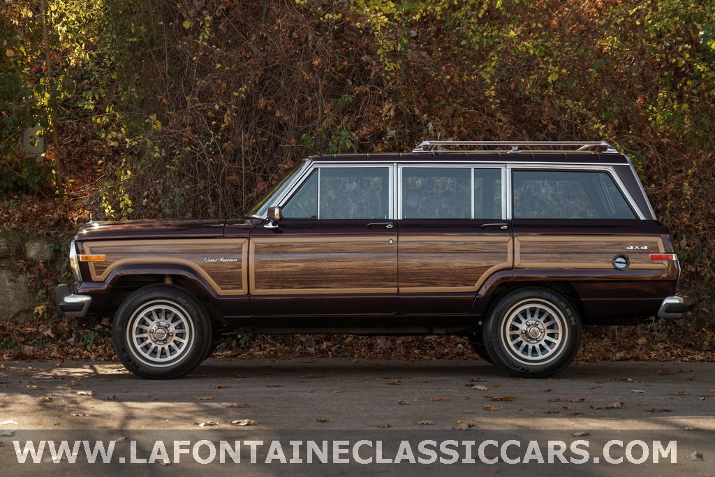 Used 1991 Jeep Grand Wagoneer Base image 4