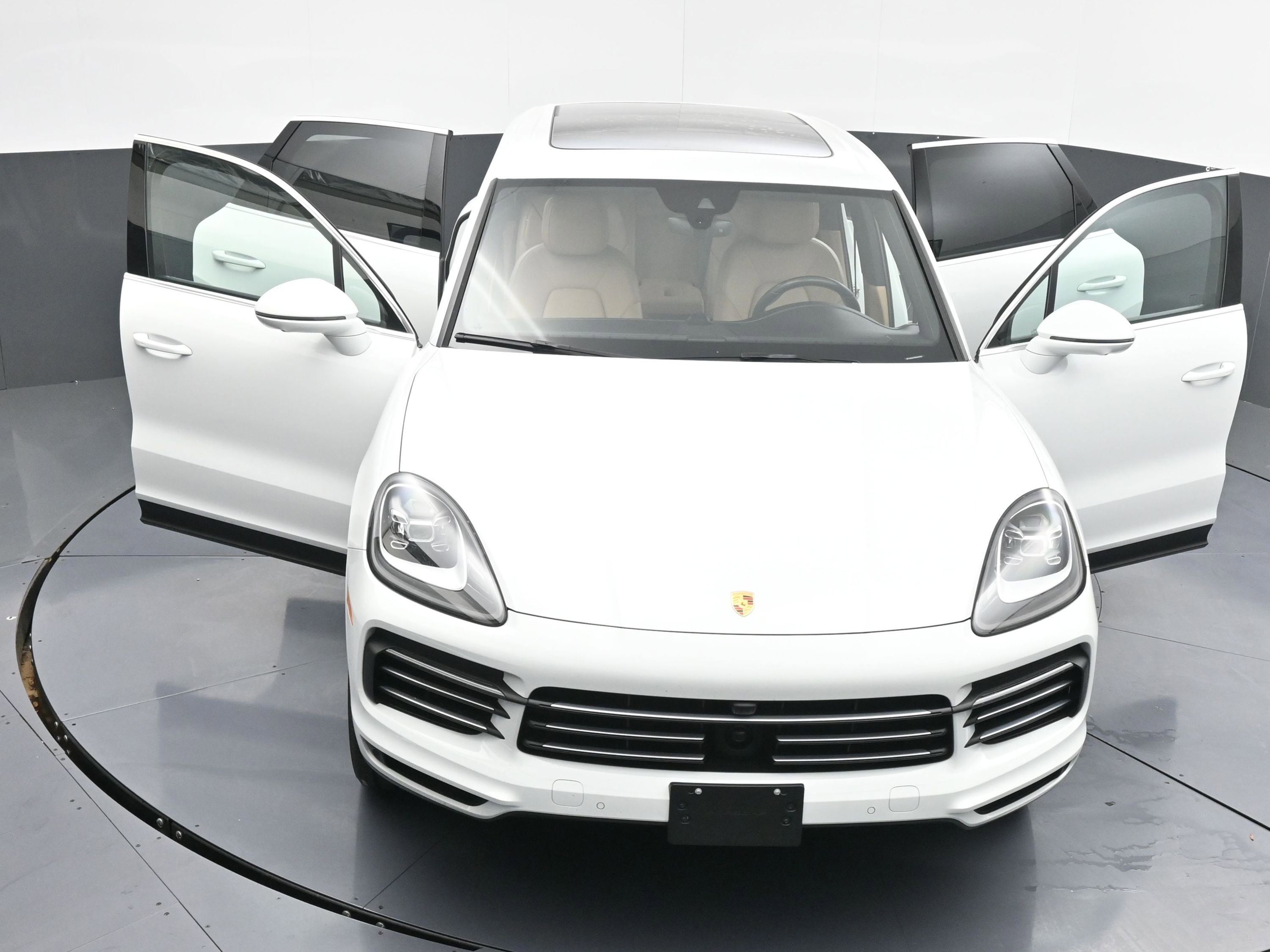 Used 2022 Porsche Cayenne image 46