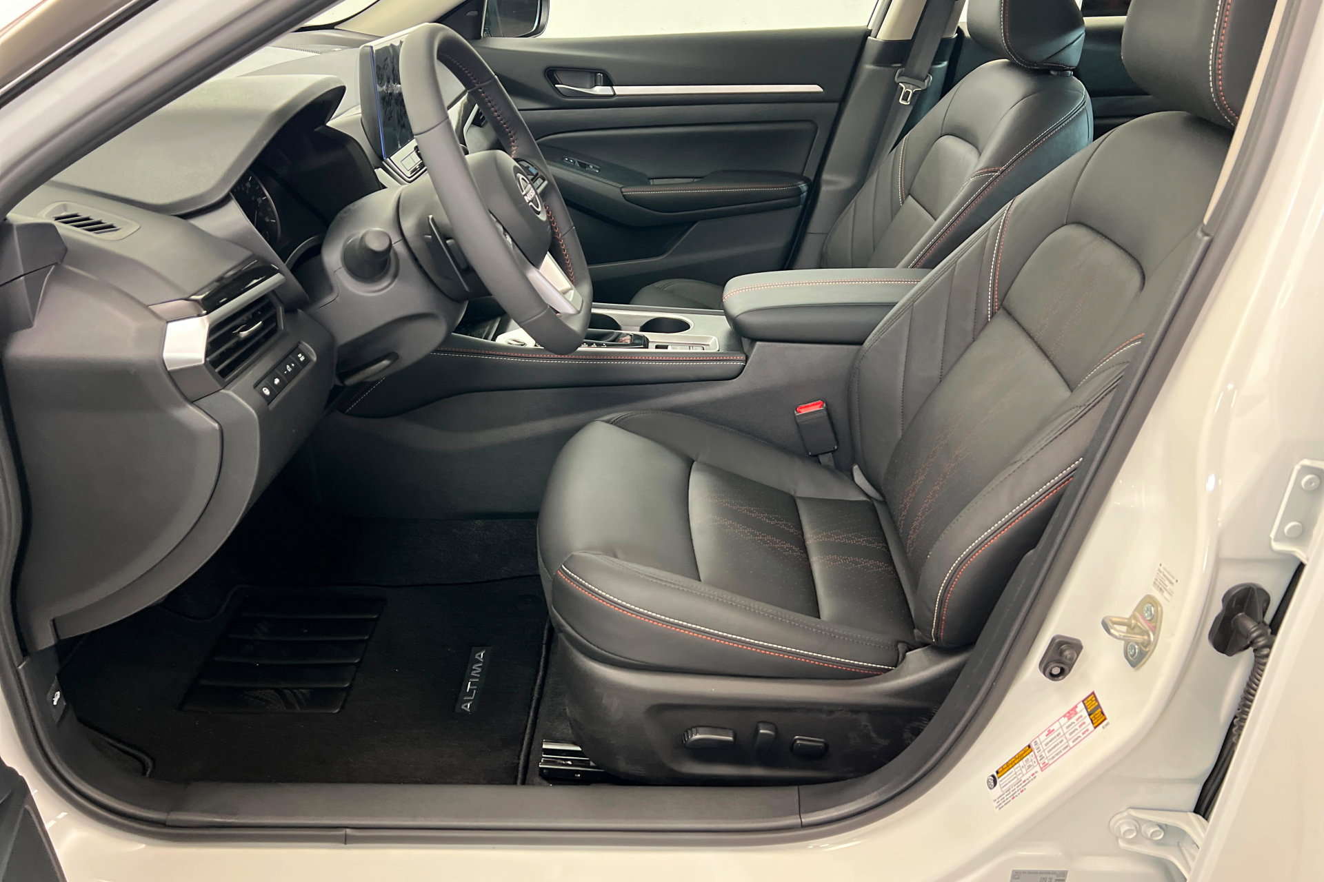 New 2026 Nissan Altima 2.5 SR image 17