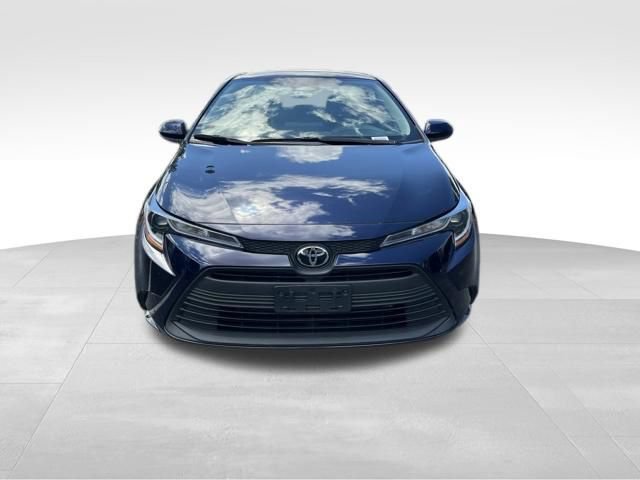 Used 2023 Toyota Corolla LE FWD image 2