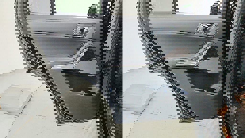 Used 2021 BMW X5 xDrive45e w/ Premium Package image 17