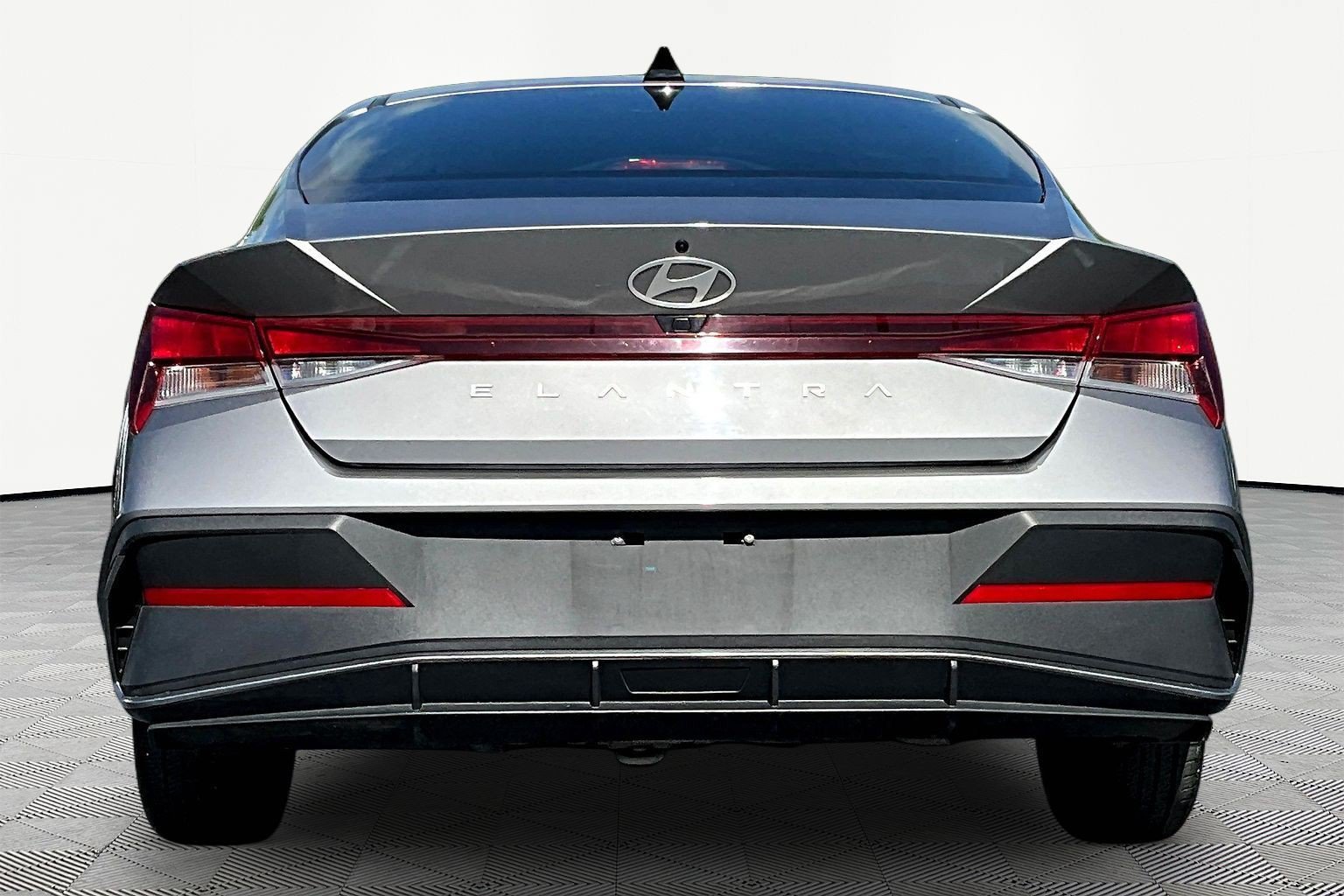 Used 2024 Hyundai Elantra SEL FWD image 5