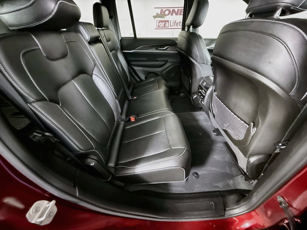 Used 2024 Jeep Grand Cherokee Limited w/ Black Appearance Package RWD image 30