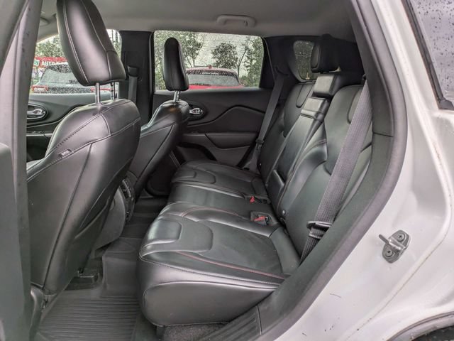 Used 2019 Jeep Cherokee Trailhawk AWD/4WD image 14