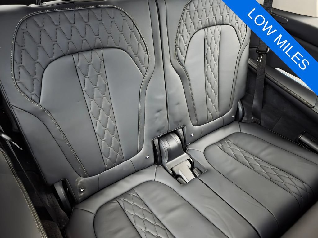 Used 2021 BMW X7 xDrive40i w/ Executive Package 2 AWD/4WD image 27