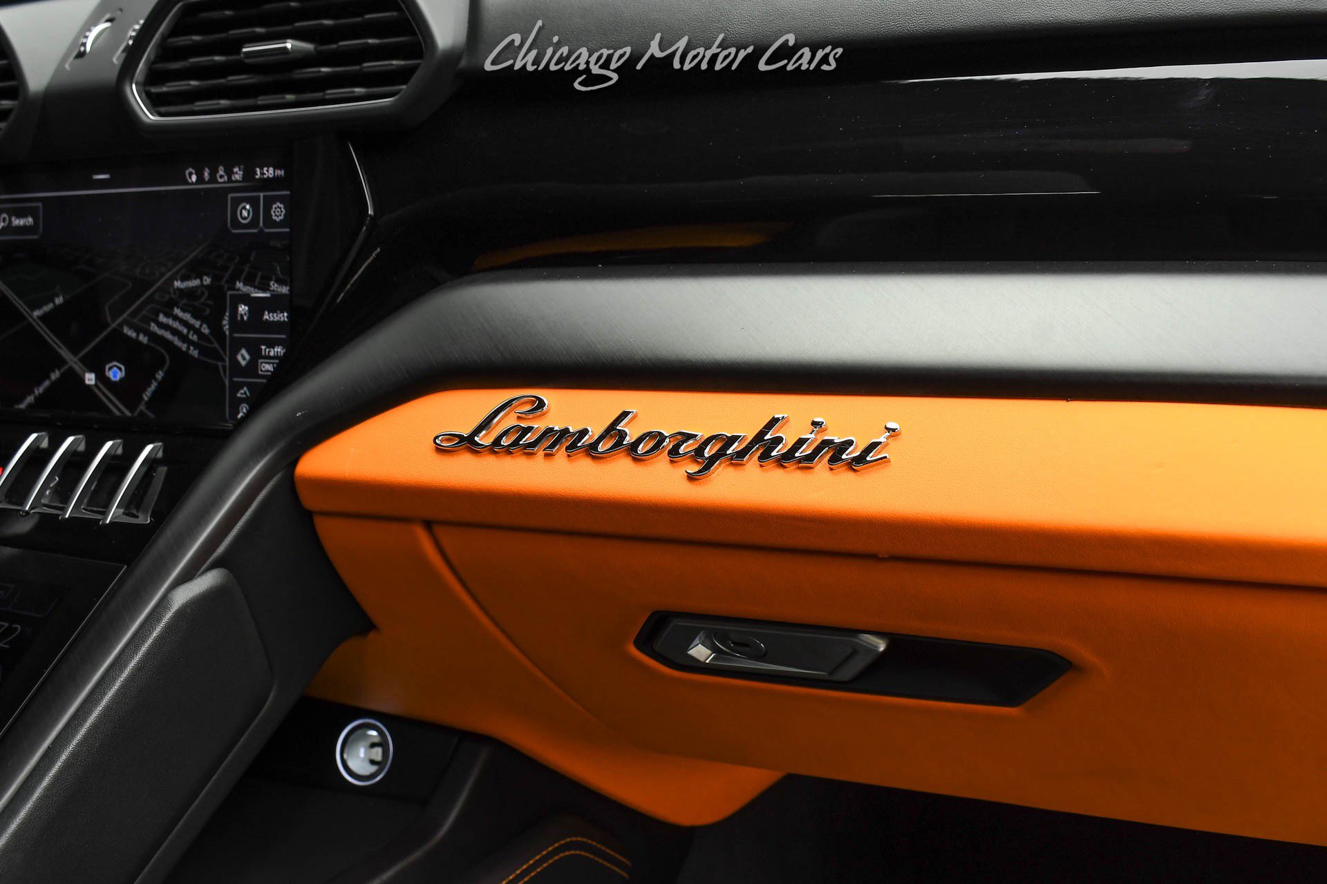 Used 2021 Lamborghini Urus AWD/4WD image 25