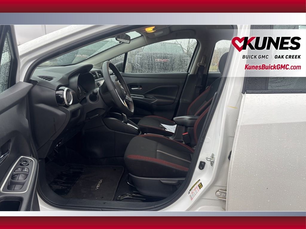 Used 2024 Nissan Versa SR image 8